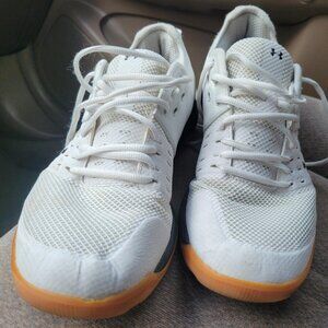 Under Armour Men's Charged Ultimate 3.0 Sneaker, size 11